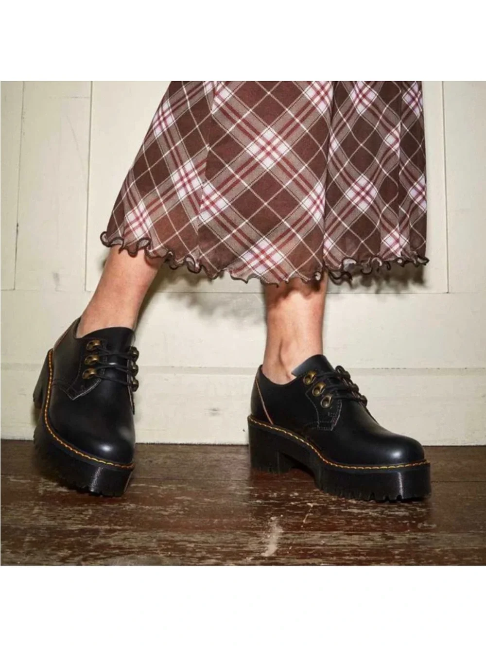Dr. Martens Leona Lo Black Leather Platform Heeled Oxford Shoes 9